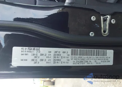 2019 Jeep Compass Altitude 4X4 z USA, uszkodzony, nr VIN 3C4NJDBB9KT723909